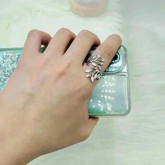 Elegant Branch Leaf Open Ring in color silver - Picture 3 of 6